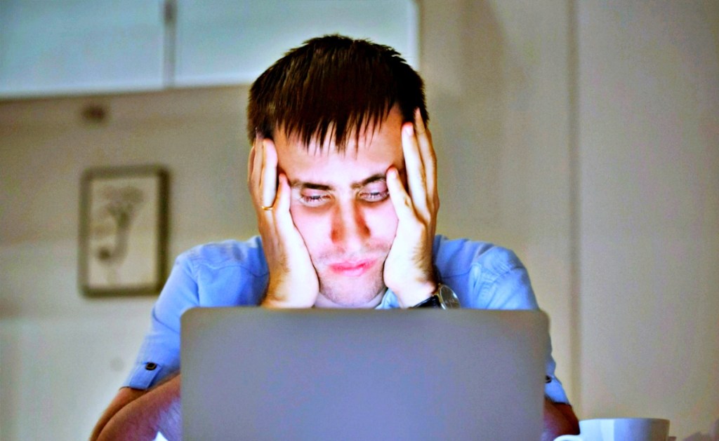 Especialista alerta para riscos do uso da inteligência artificial como substituto de apoio psicológico