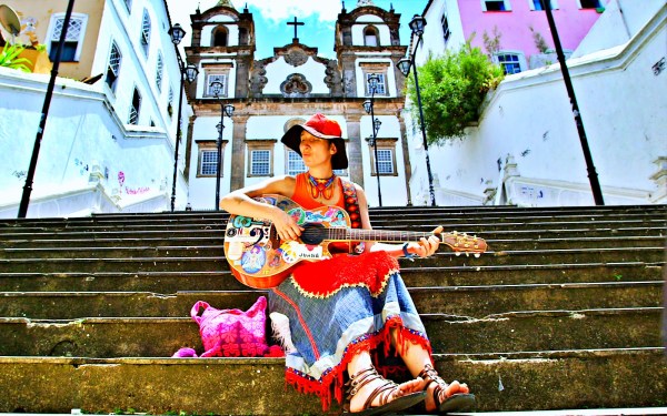 TV Cultura estreia série ‘Encuentros en Brasil’, com Paulinho Moska e artistas latinos que desvendam o&nbsp;país