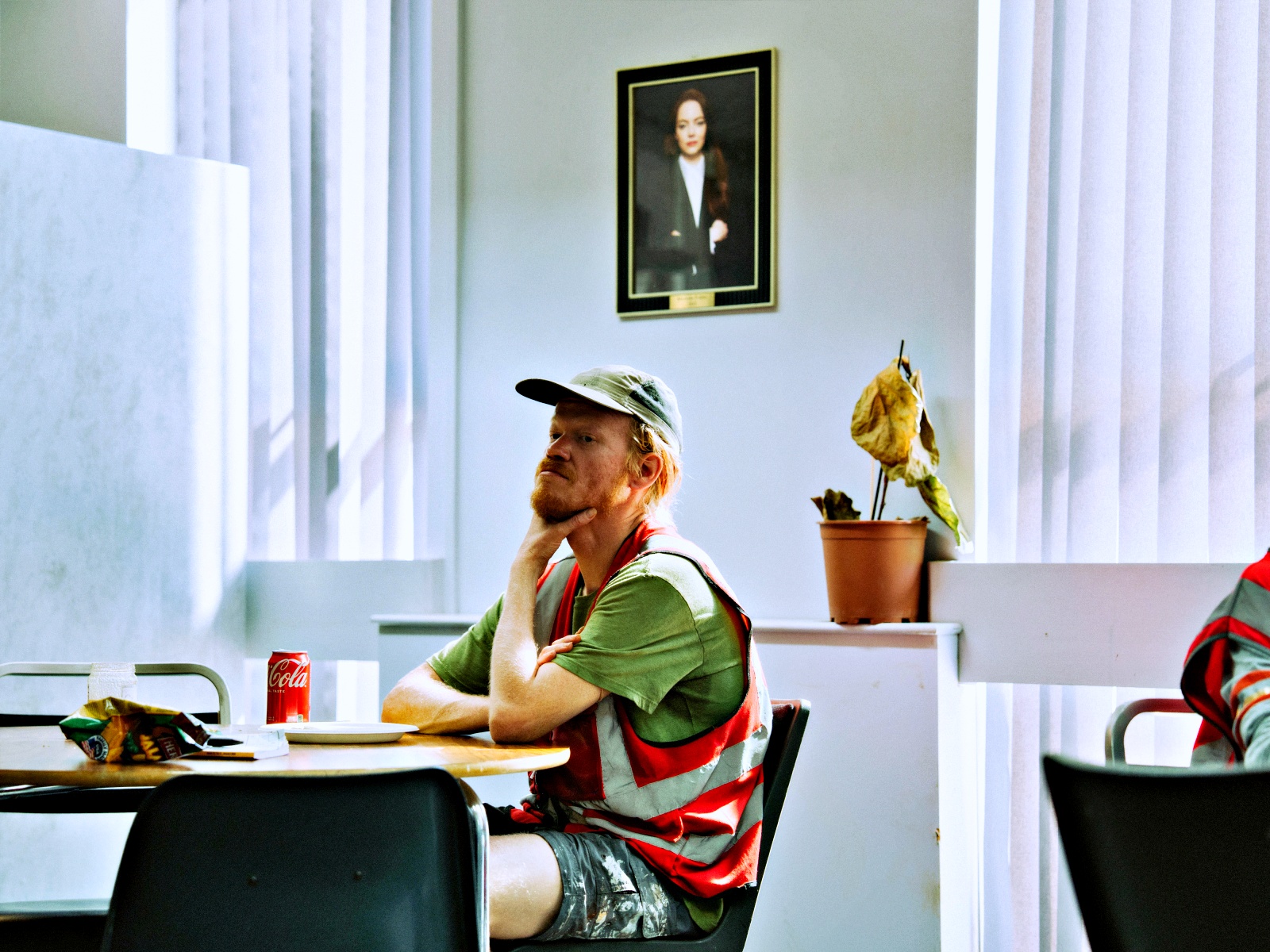 Universal Pictures lança novo trailer e pôster de 'Bugonia', novo filme de Yorgos Lanthimos com Emma Stone: quarta parceria entre o diretor e atriz conta com sua primeira exibição durante o Festival de Veneza