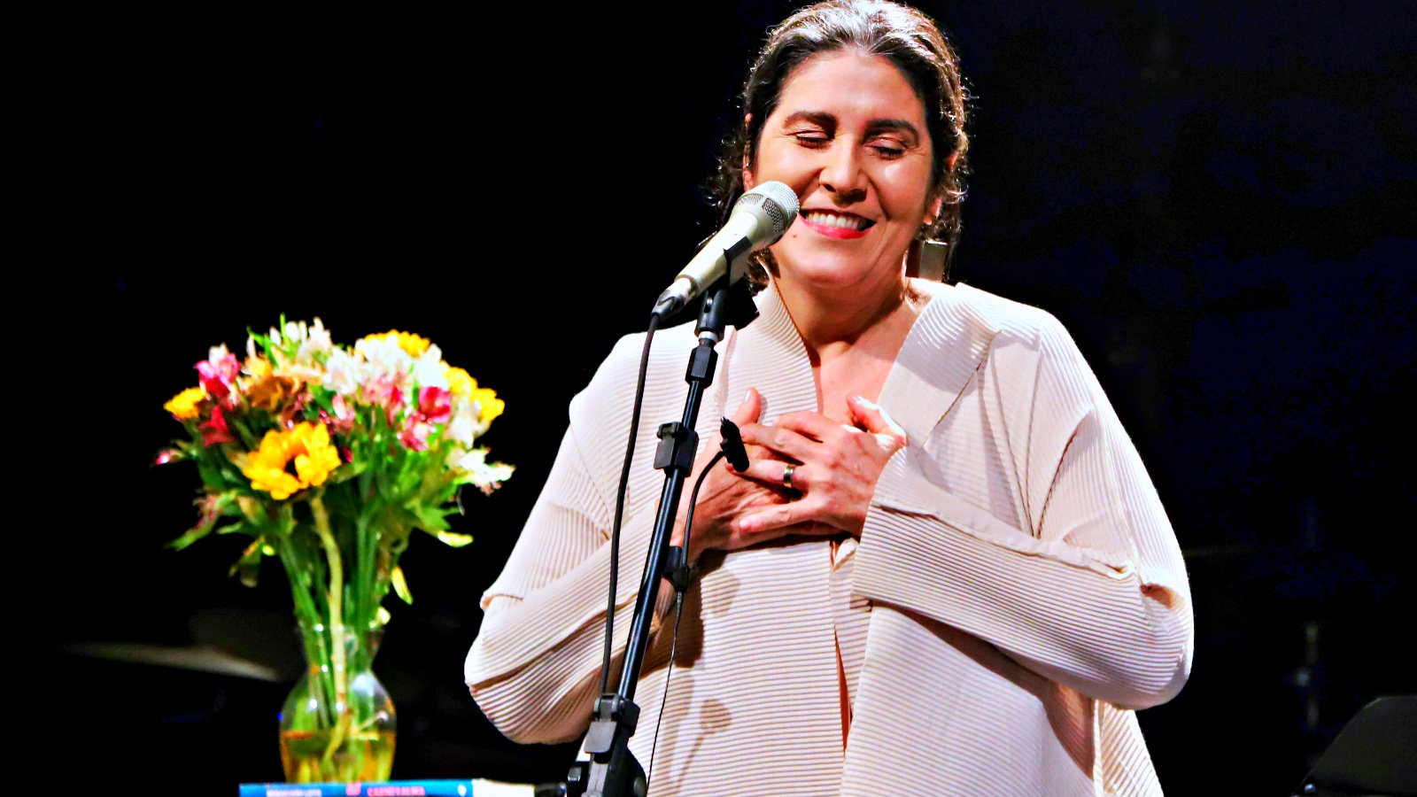 Mônica Salmaso apresenta show aclamado 'Minha Casa' em São Luís: apontado como um dos melhores da carreira da cantora, espetáculo chega à capital maranhense no dia 6 de setembro no Teatro Arthur Azevedo