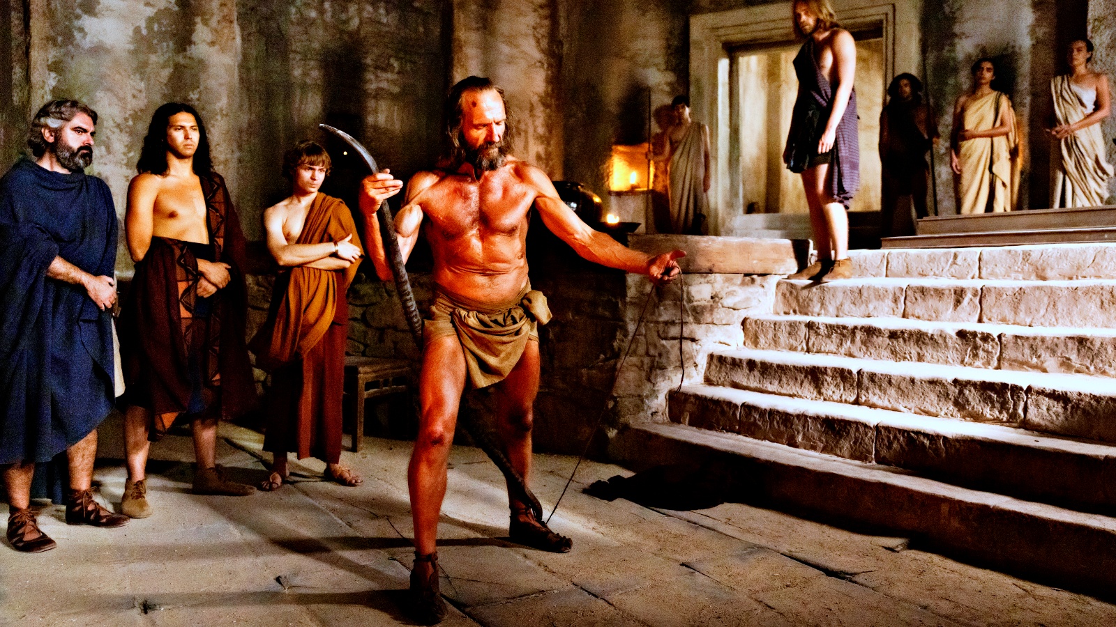 Irreconhecível, Ralph Fiennes é Odisseu em ‘O Retorno’