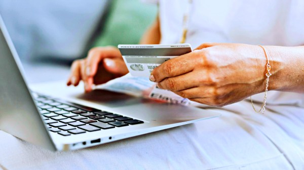 Fraudes on-line disparam: 5 dicas para comprar seguro