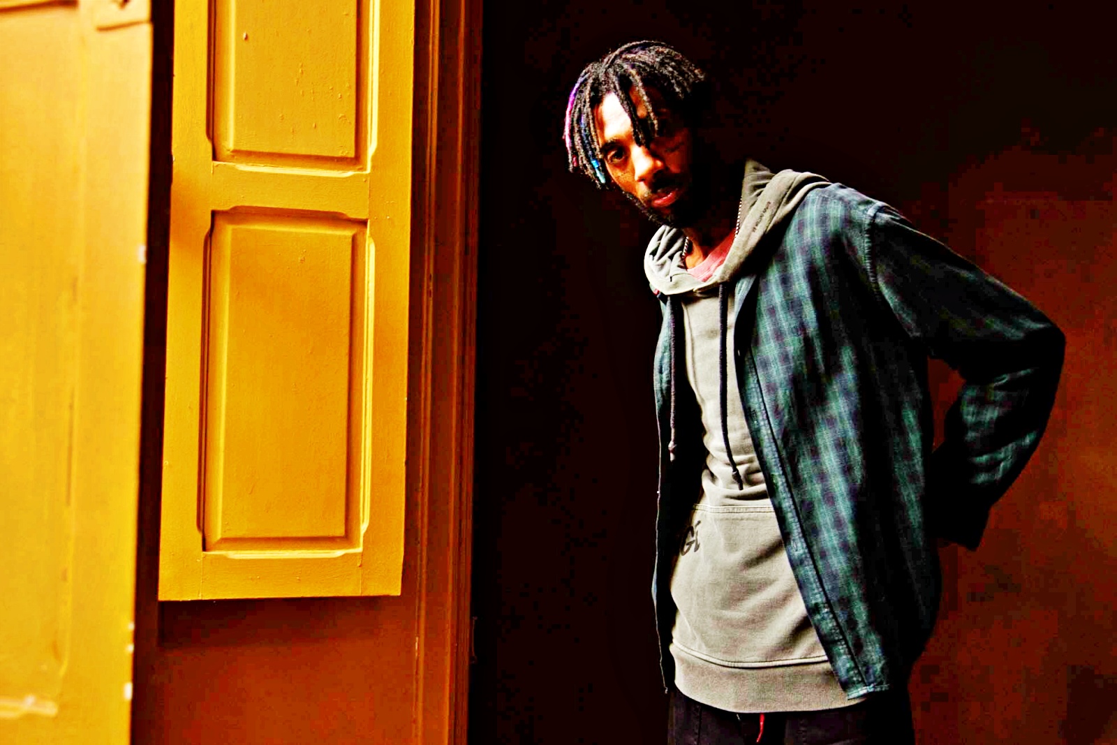 Sitcom nacional original 'Clube Spelunca' estreia em 17 de outubro na TNT e na HBO Max: série de comédia reúne nomes como Eddy Jr, Antonio Pitanga, Neusa Borges, Leilah Moreno e Larissa Nunes no elenco