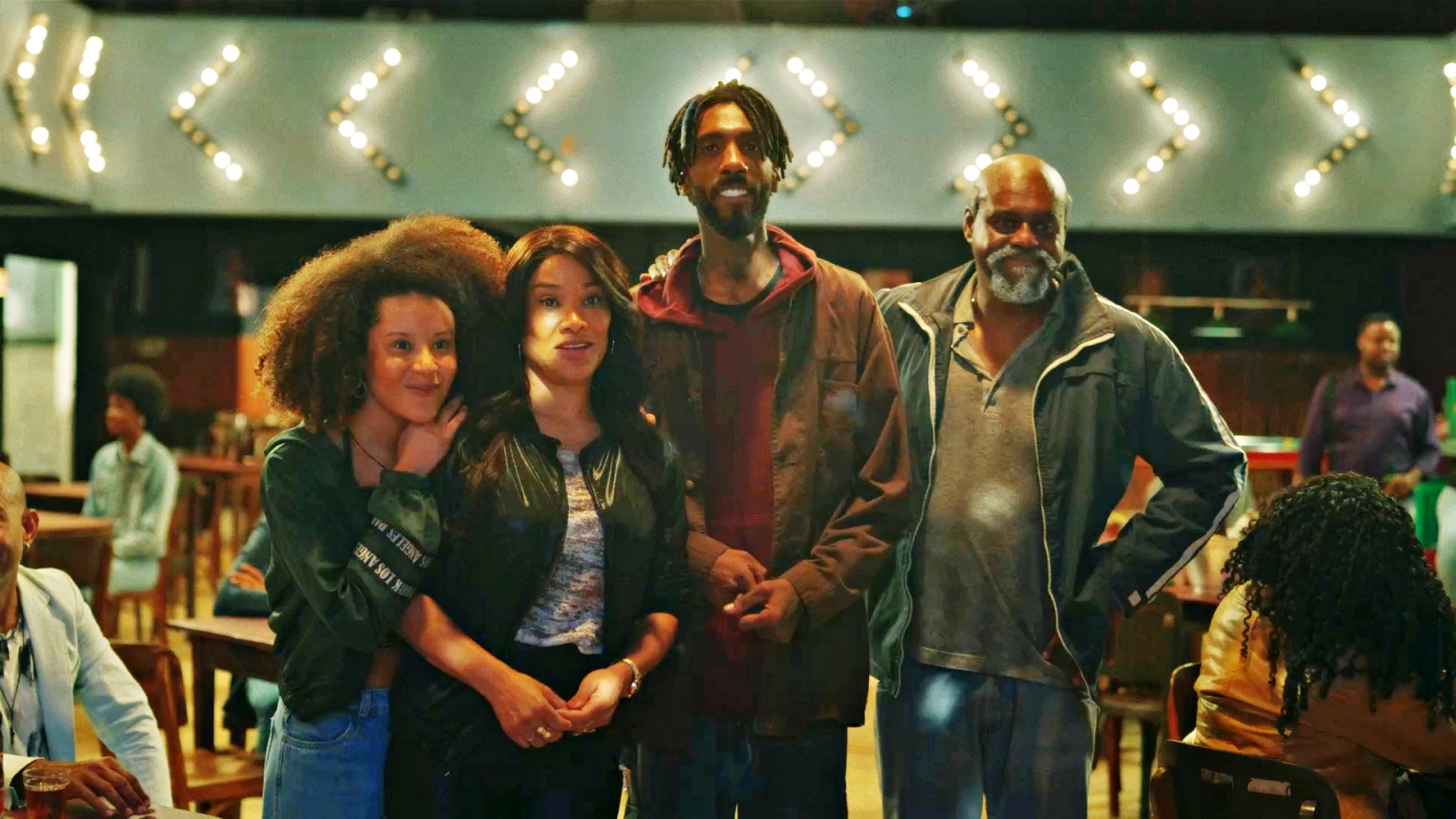 Sitcom nacional original 'Clube Spelunca' estreia em 17 de outubro na TNT e na HBO Max: série de comédia reúne nomes como Eddy Jr, Antonio Pitanga, Neusa Borges, Leilah Moreno e Larissa Nunes no elenco