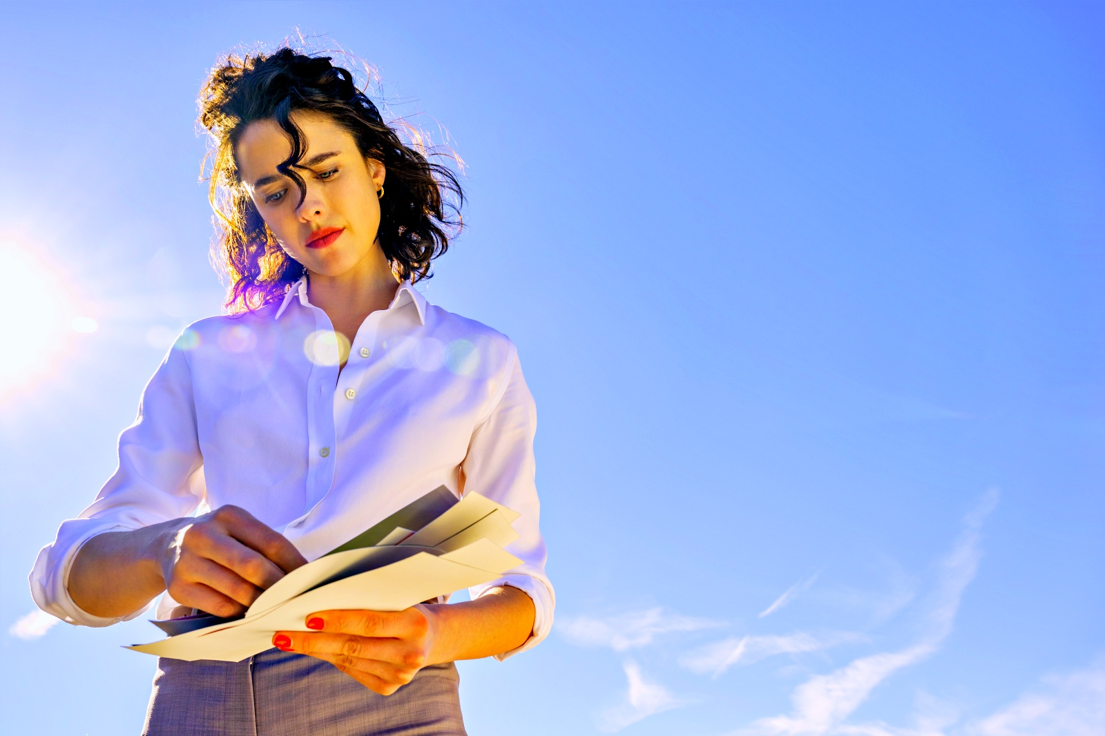 Universal Pictures lança primeiro trailer e cartaz de 'Honey, Não!', com direção de Ethan Coen: ovacionada depois da exibição no Festival de Cannes, a produção chega exclusivamente na rede de cinemas Cinesystem em 6 de novembro