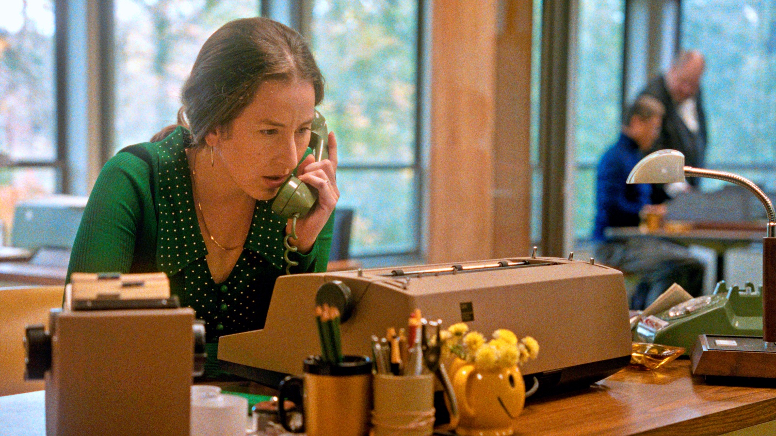 Mubi e Imagem Filmes divulgam trailer de 'The Mastermind': escrito e dirigido por Kelly Reichardt, longa é estrelado por Josh O'Connor e Alana Haim. Elenco inclui ainda John Magaro, Gaby Hoffmann, Hope Davis e Bill Camp