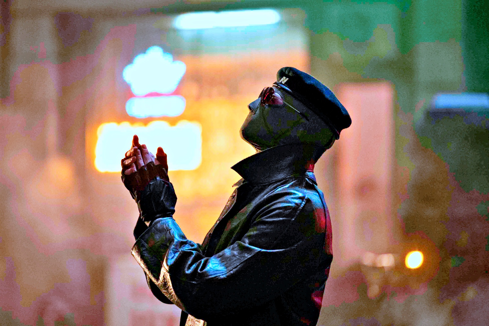 Glen Powell revela treinamento nos bastidores de 'O Sobrevivente' em novo vídeo: com direção de Edgar Wright, filme ganha nova data estreia e chega dia 20 de novembro nos cinemas do Brasil