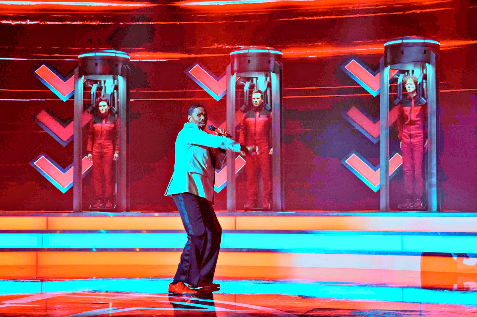 Glen Powell revela treinamento nos bastidores de 'O Sobrevivente' em novo vídeo: com direção de Edgar Wright, filme ganha nova data estreia e chega dia 20 de novembro nos cinemas do Brasil