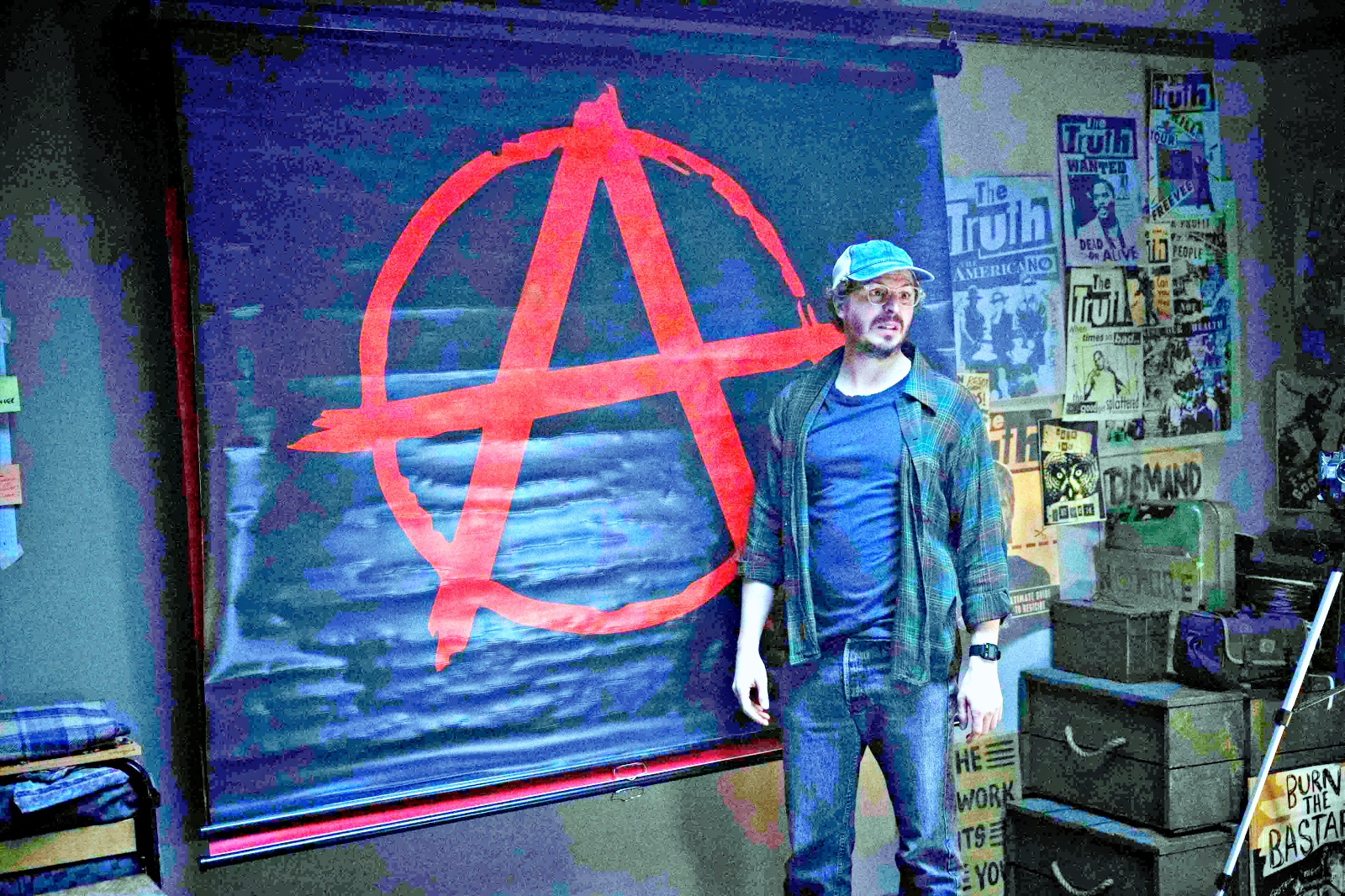 Glen Powell revela treinamento nos bastidores de 'O Sobrevivente' em novo vídeo: com direção de Edgar Wright, filme ganha nova data estreia e chega dia 20 de novembro nos cinemas do Brasil