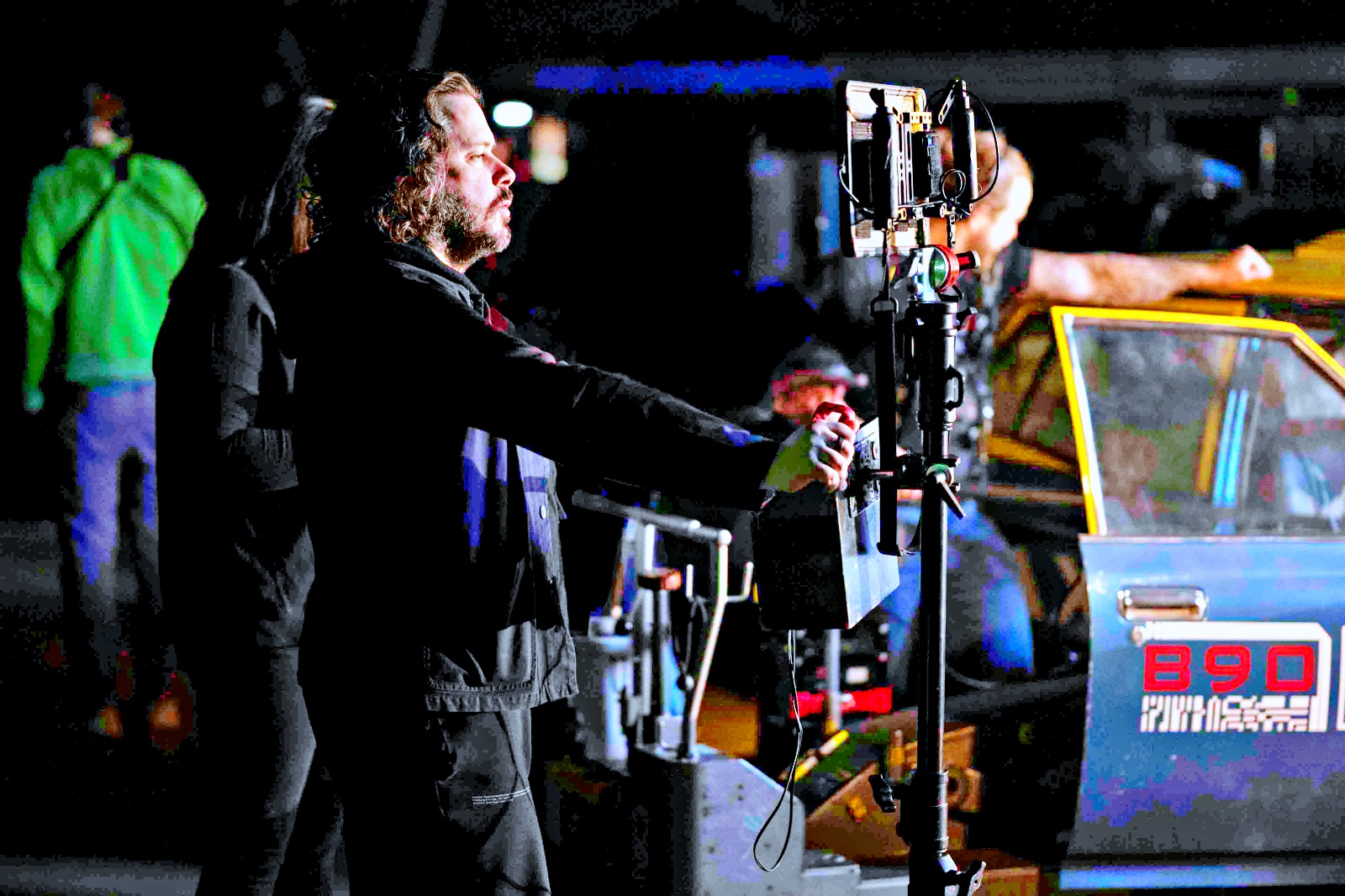 Glen Powell revela treinamento nos bastidores de 'O Sobrevivente' em novo vídeo: com direção de Edgar Wright, filme ganha nova data estreia e chega dia 20 de novembro nos cinemas do Brasil