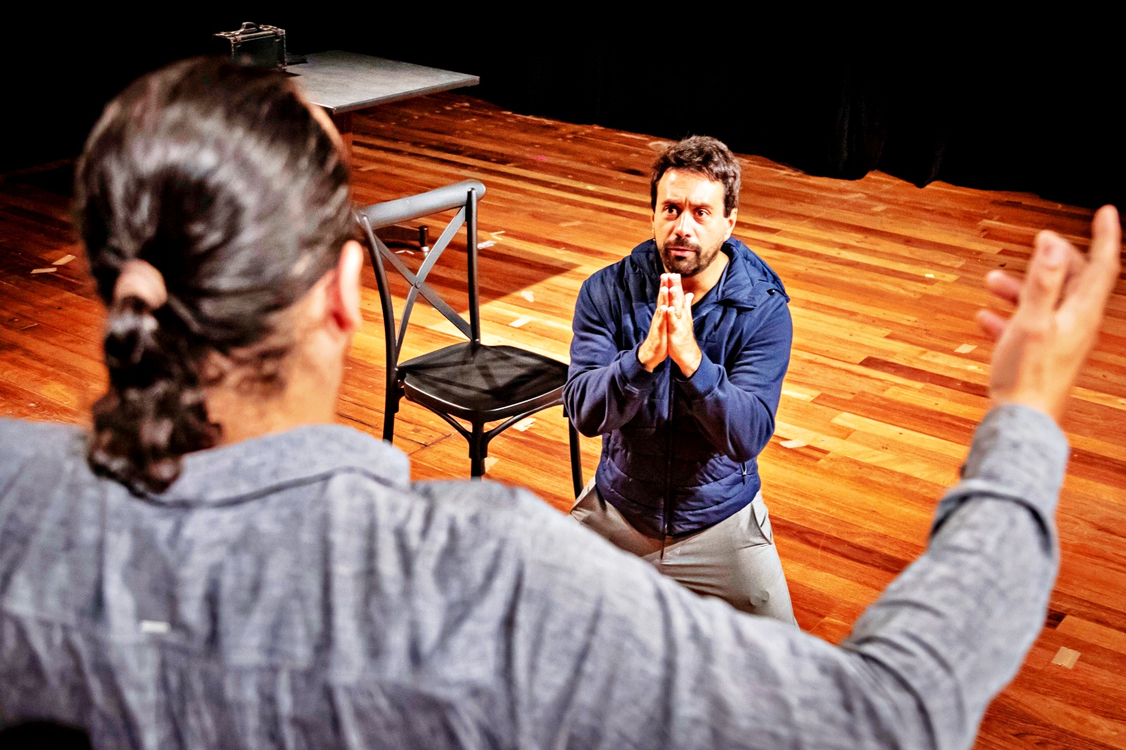 Segunda de manhã no palco: teatro e trabalho em choque