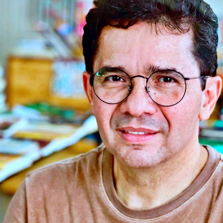 Félix Alberto Lima lança ‘Com o coração na boca’