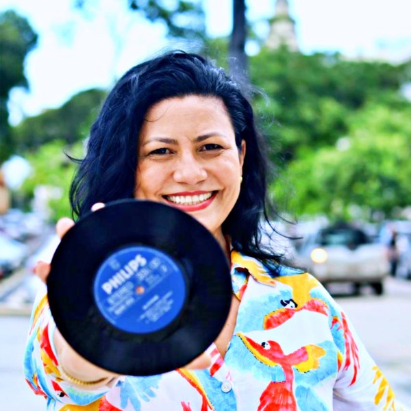 'Com o coração na boca': Félix Alberto Lima lança novo livro pela Editora 7Letras em Sarau Vinil & Poesia