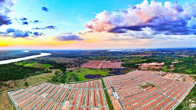 "Estamos inaugurando uma cidade", diz Lula ao entregar 2,8 mil unidades do Minha Casa, Minha Vida em Imperatriz: o Residencial Canto da Serra beneficia mais de 11 mil pessoas, entre elas 1.619 famílias que integram programas sociais, como Bolsa Família e Benefício de Prestação Continuada (BPC), que recebem as moradias totalmente subsidiadas