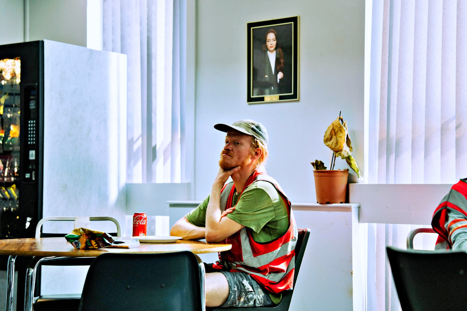 Universal Pictures lança trailer inédito de 'Bugonia', novo filme de Yorgos Lanthimos com Emma Stone: longa teve sua primeira sessão em território nacional nesse sábado após a coletiva de imprensa da 49ª Mostra Internacional de Cinema em São Paulo