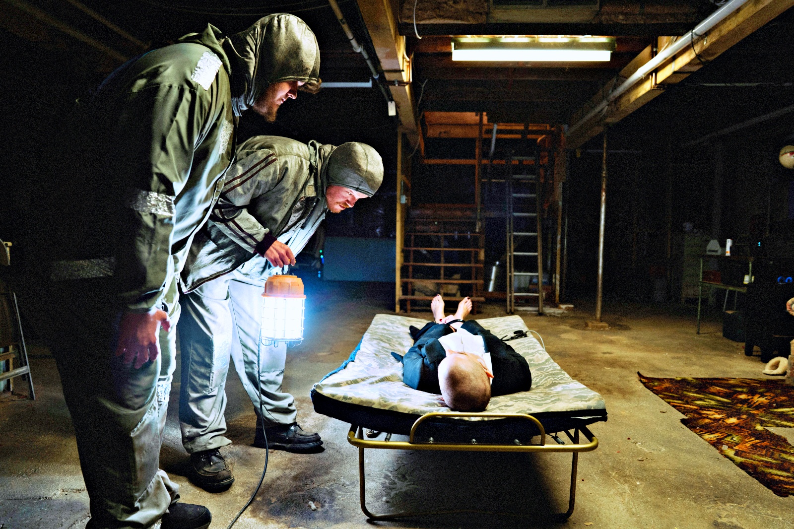 Universal Pictures lança trailer inédito de 'Bugonia', novo filme de Yorgos Lanthimos com Emma Stone: longa teve sua primeira sessão em território nacional nesse sábado após a coletiva de imprensa da 49ª Mostra Internacional de Cinema em São Paulo