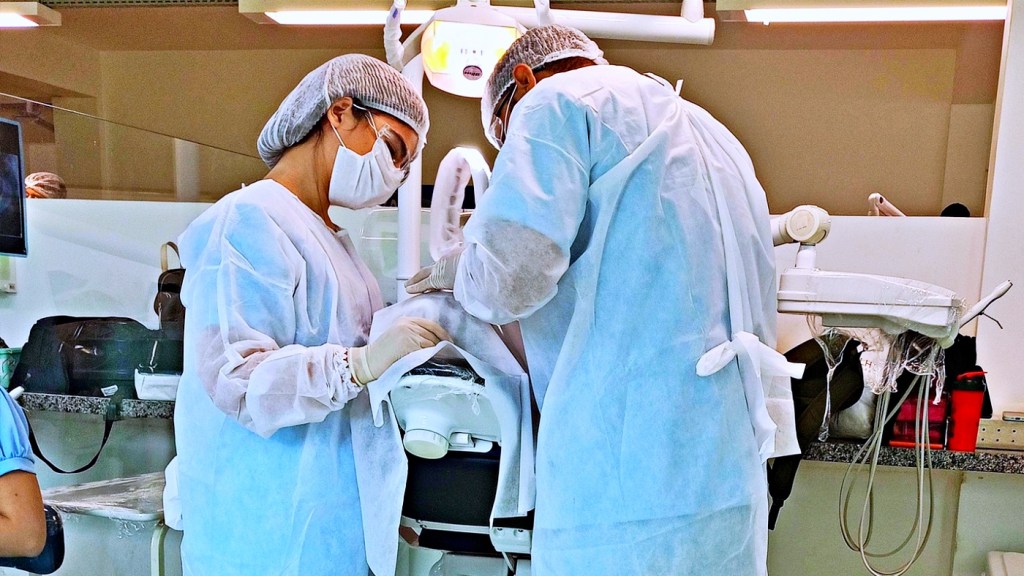 Sorrisos que ensinam: 20 anos da Clínica&nbsp;Escola