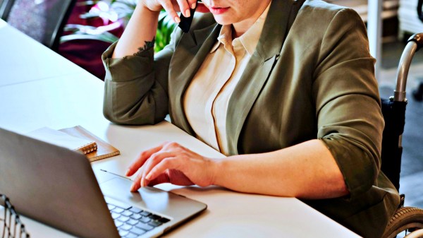 Direitos das trabalhadoras com câncer em foco no Outubro&nbsp;Rosa