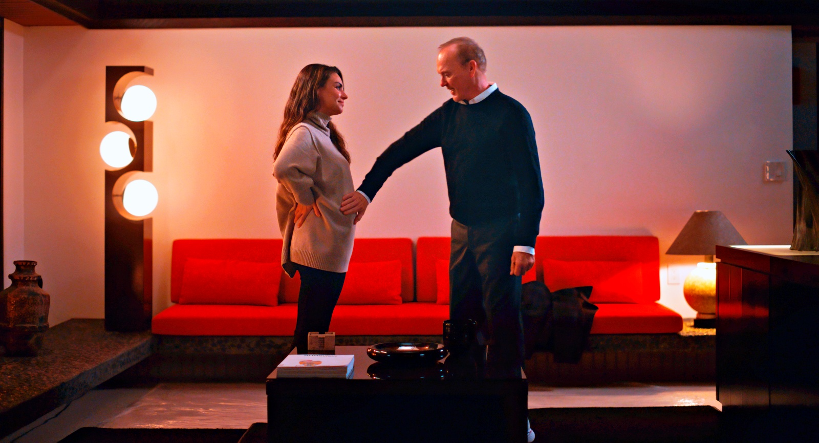 Estrelado por Michael Keaton e Mila Kunis, 'Pai do Ano' marca estreia para 23 de outubro: com distribuição da Diamond Films, longa da diretora Hallie Meyers-Shyer é uma história de amadurecimento sobre pais e filhas