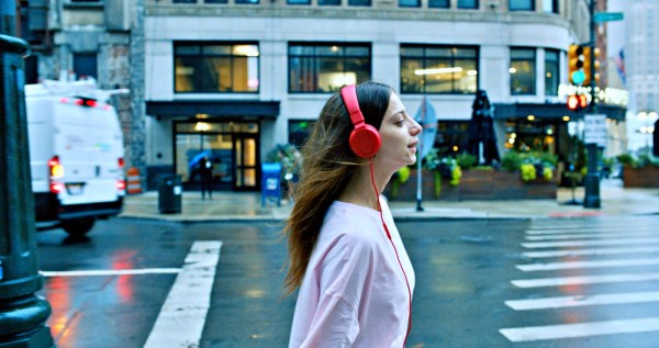 ‘Quase Deserto’ ganha trailer e data de estreia nos&nbsp;cinemas