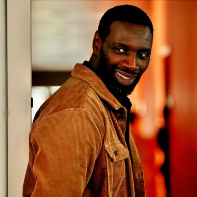 Omar Sy vive crise conjugal intensa em thriller francês