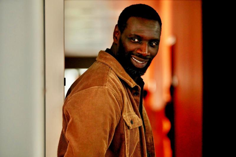 Omar Sy vive crise conjugal intensa em thriller francês