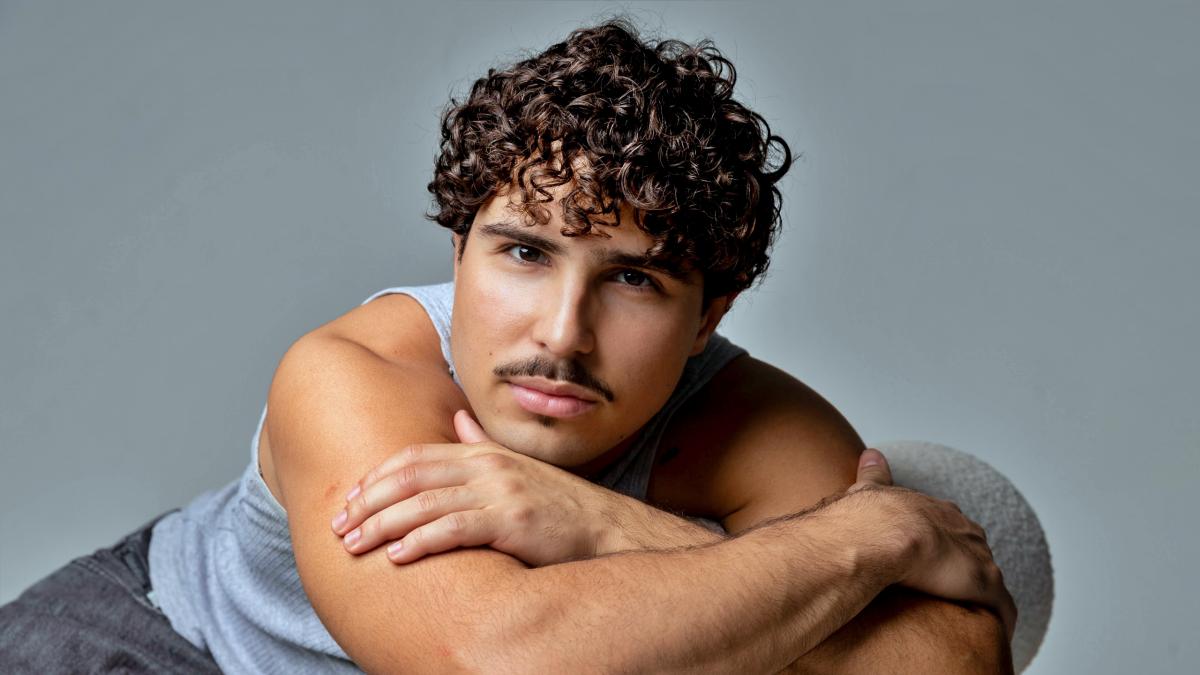 Igor Jansen vive nova fase com novela e cinema